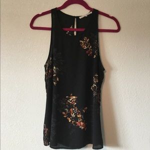 Buckle brand black top